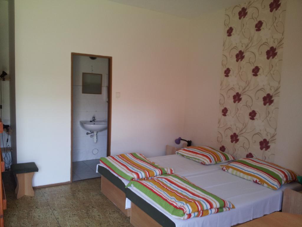 Apartman Fortuna Štúrovo Exteriör bild