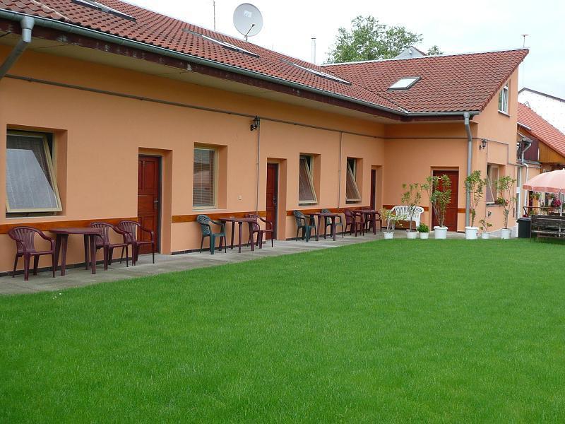 Apartman Fortuna Štúrovo Exteriör bild