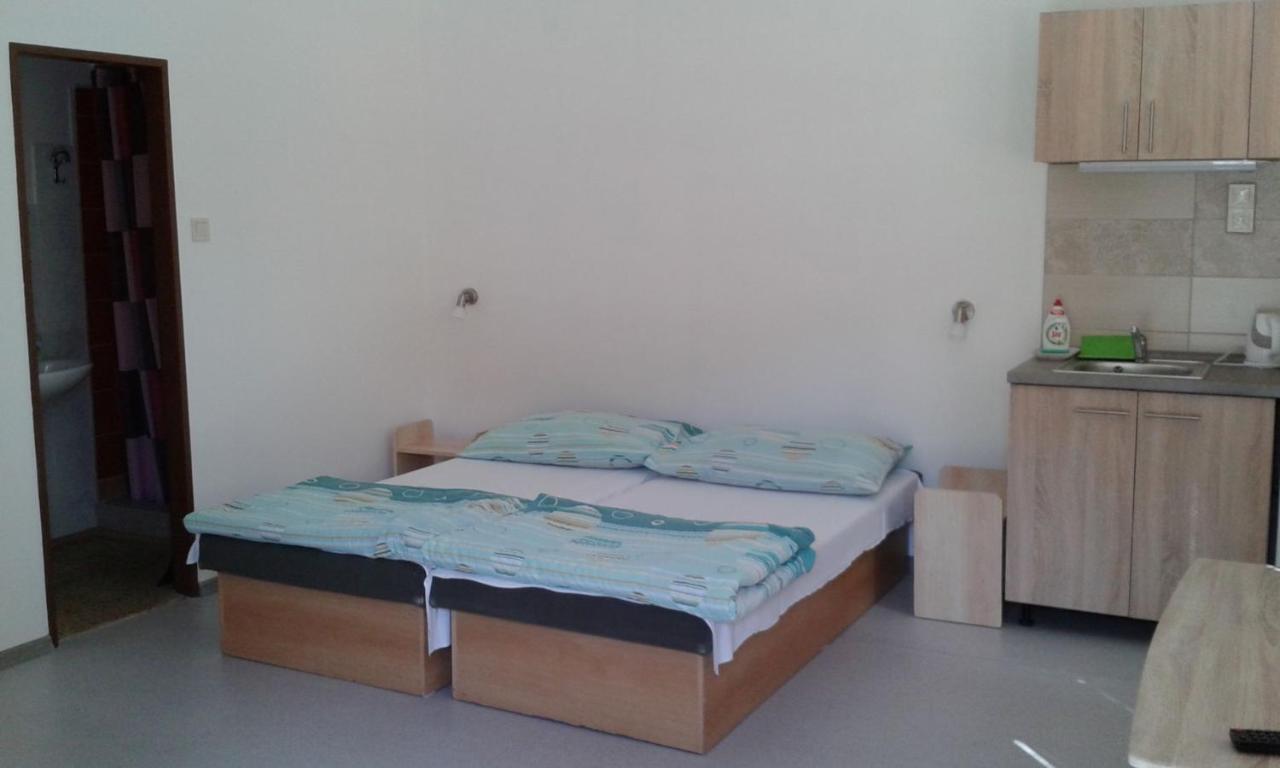 Apartman Fortuna Štúrovo Exteriör bild